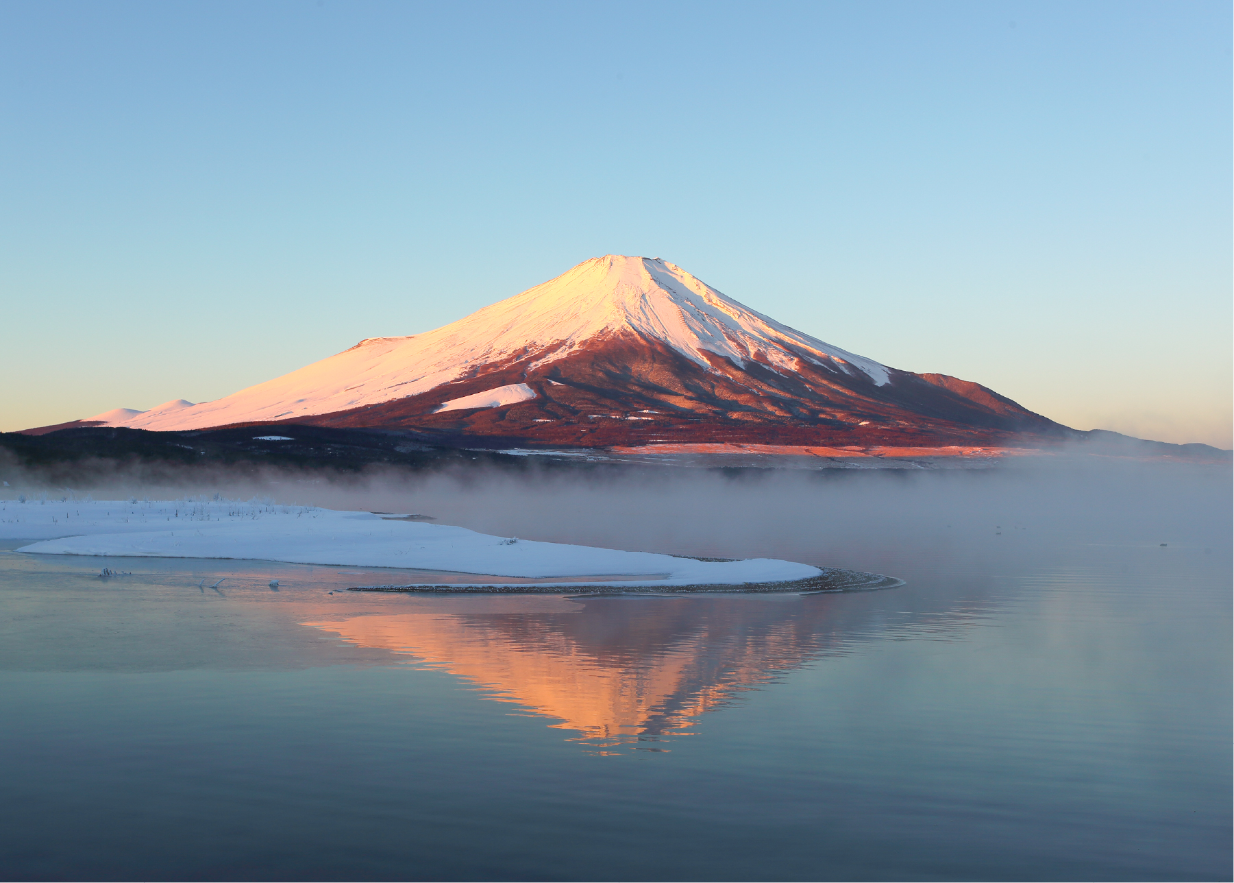 赤く染まった富士山